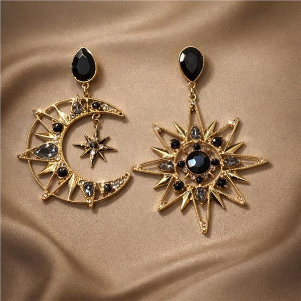 Ava Güneş ve Ay Figürlü Siyah Taşlı Sallantılı Küpe